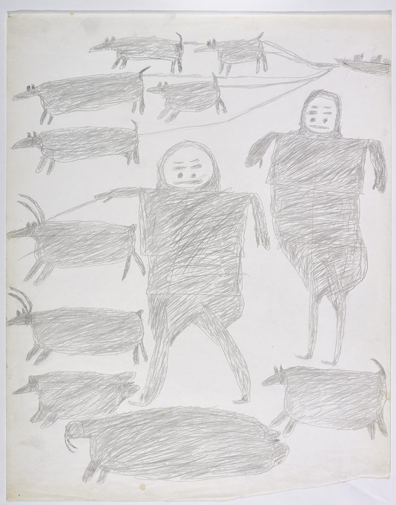 Dans le haut de la page, cinq chiens tirant un traîneau; dans le bas, deux figures humaines, deux caribous, un phoque, un morse et un chien. Œuvre bidimensionnelle exécutée en gris.
