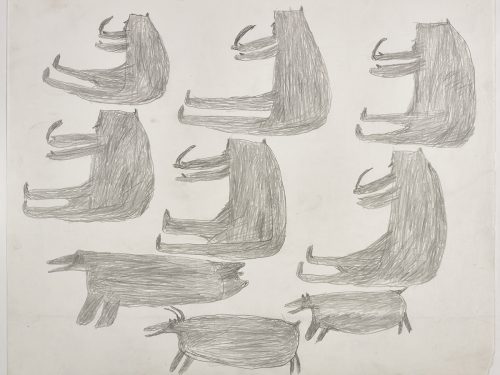 Dans le haut de la page, six Inuits assis; dans le bas, deux caribous et un phoque. Œuvre bidimensionnelle exécutée en gris.