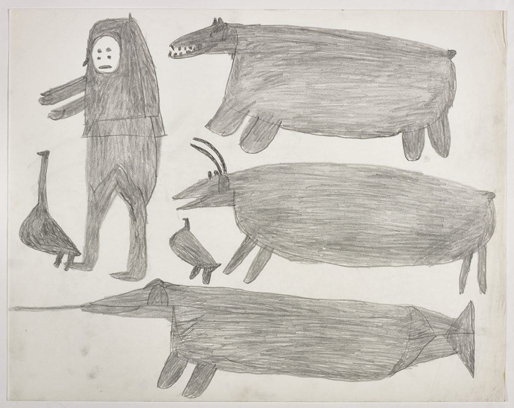 À gauche, un homme à côté de deux oiseaux; à droite, un ours polaire, un caribou et un narval. Œuvre bidimensionnelle exécutée en gris.