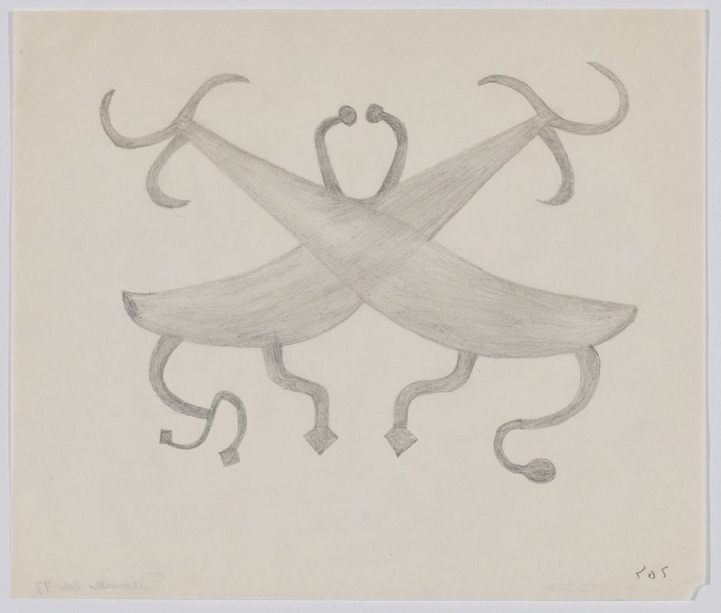 Composition symétrique représentant un «X» composé de formes ressemblant à des bananes croisées et dotées de lignes sinueuses. Œuvre bidimensionnelle exécutée en gris.