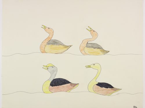 Quatre oiseaux flottant sur de petites vagues alignées sur deux rangées horizontales, tournés vers la gauche. Œuvre bidimensionnelle exécutée en brun, noir, jaune et orange.